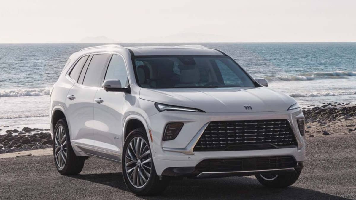 2025-6-buick-enclave-25buen95034