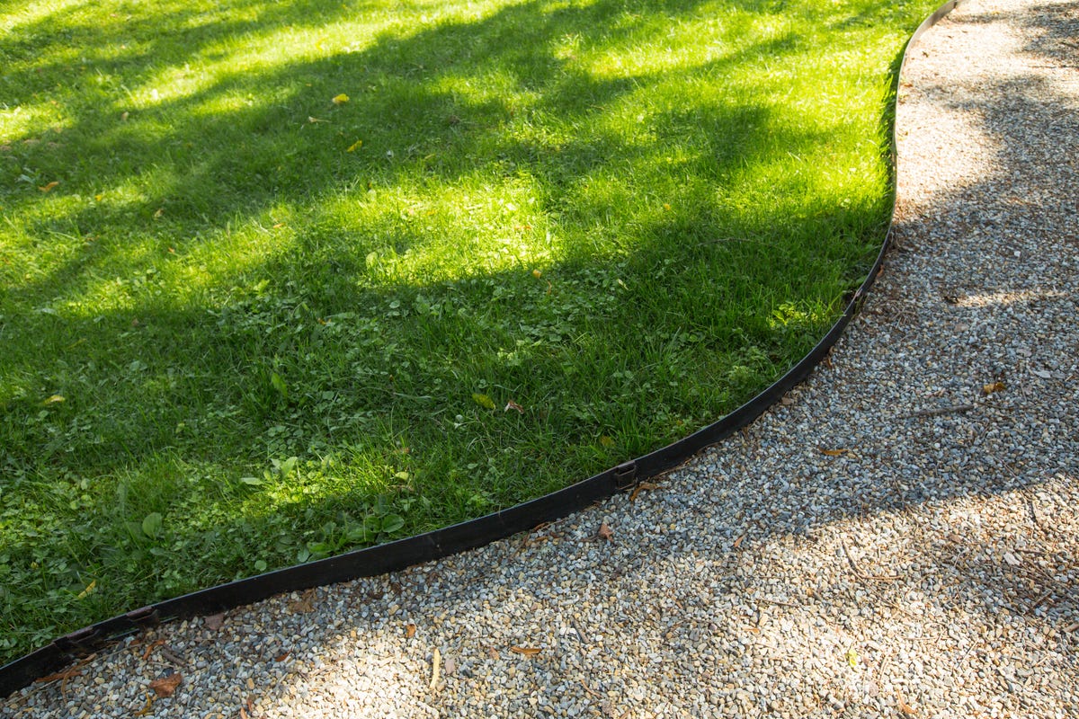 15 Pretty Garden Edging Ideas Landscape Designers Love