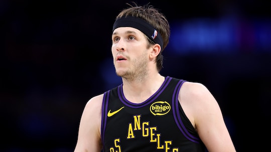 Austin Reaves reportedly takes discount in new Lakers contract amid latest NBA FA rumors