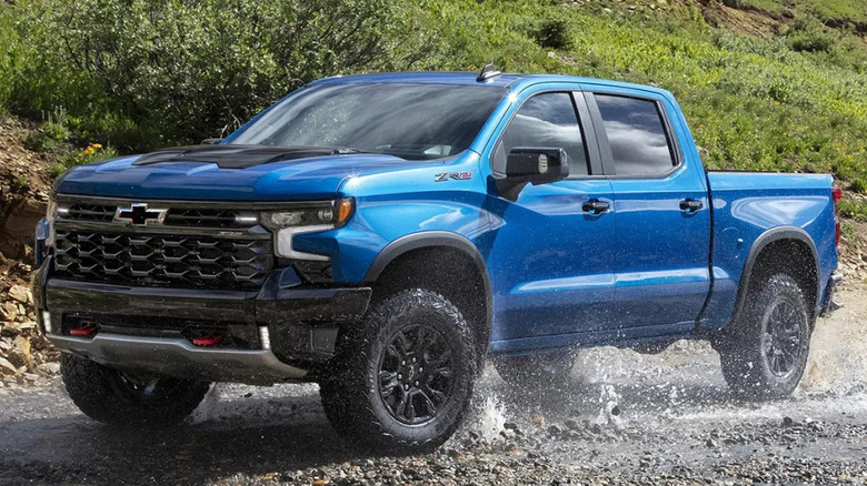 The Reason Why Some Chevrolet Bow Tie Emblems Are Black