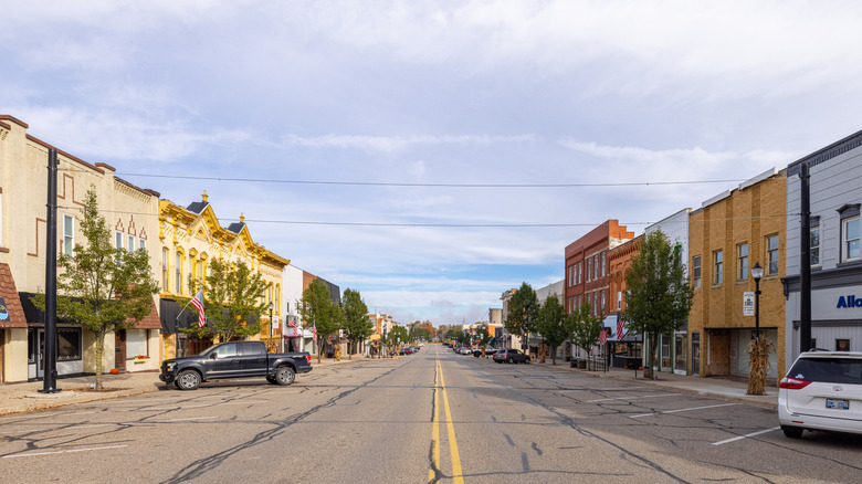 View down Clinton Avenue in Saint Johns, Michigan