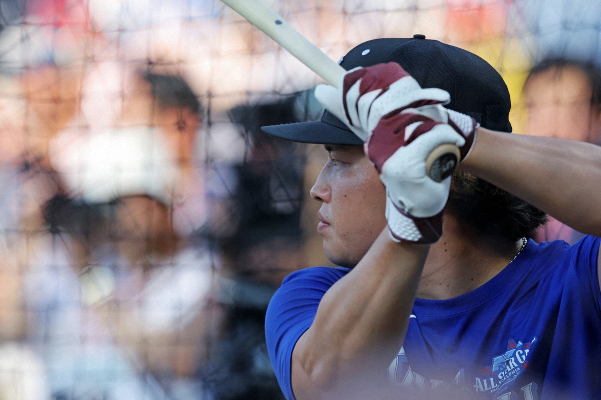 村上宗隆 遠征先で一番いいトイレは? 「どこもビデは…」MLBネットワーク出演で大爆笑呼び起こす