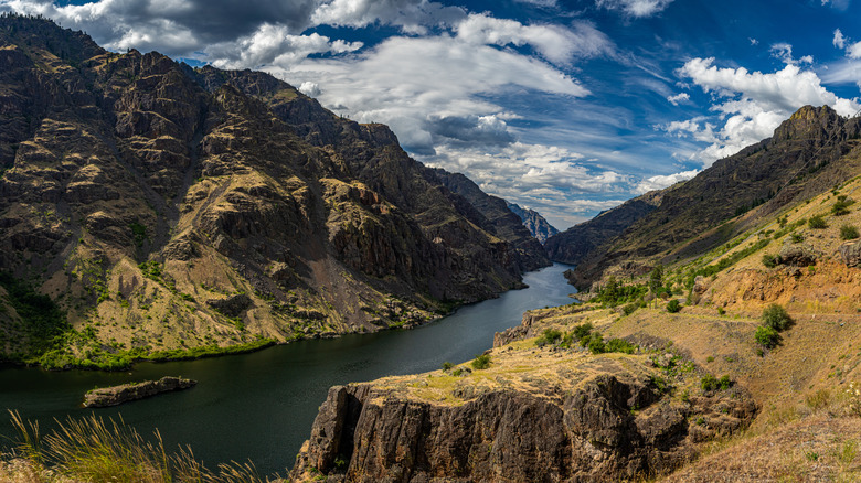 A view of the Snake River at the state line of Idaho and Oregon in Hells Canyon.