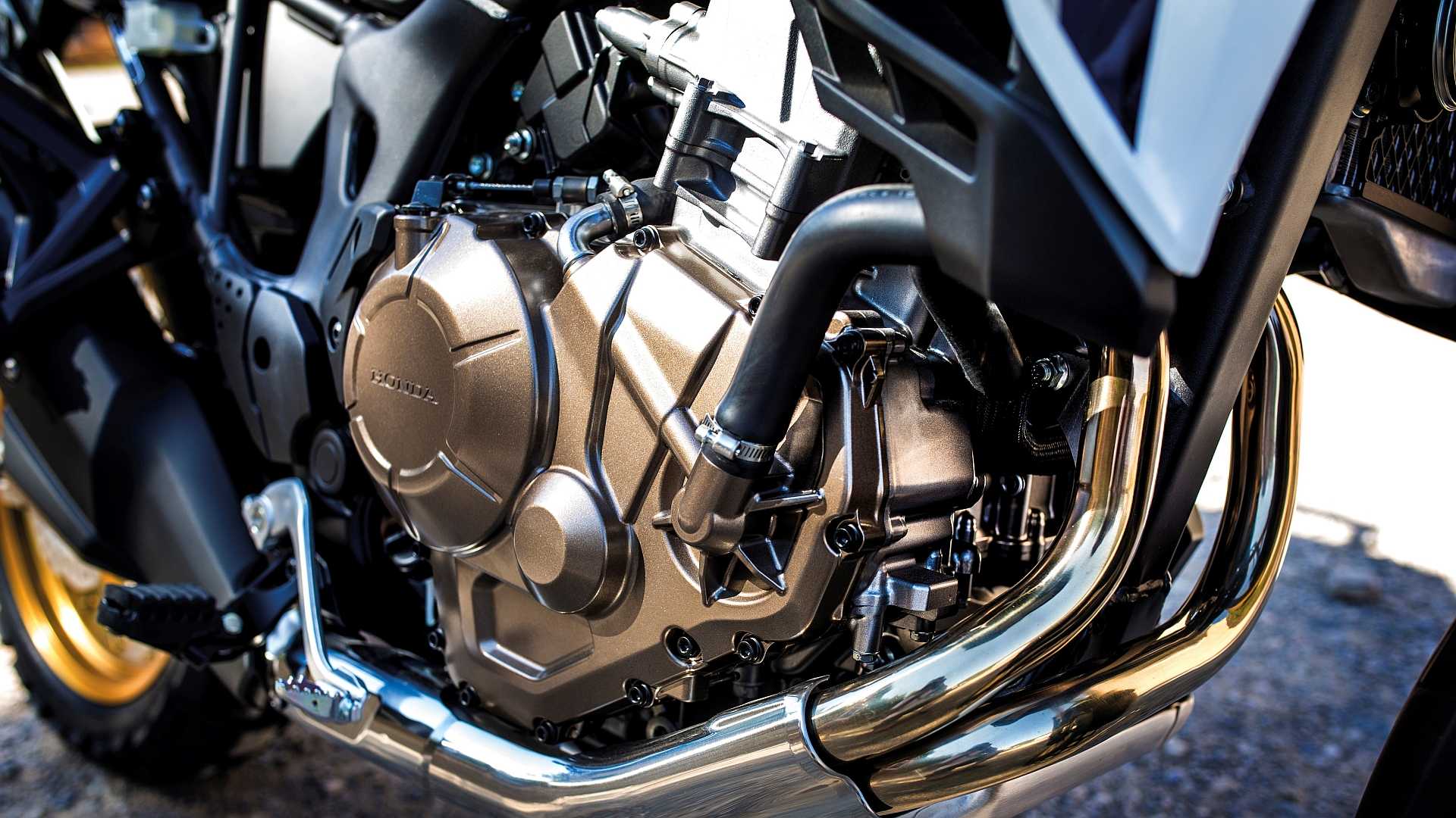 2016 Honda CRF1000L Africa Twin 998 cc engine