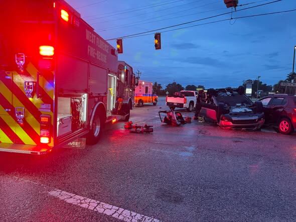 1 person entrapped in a 3-car crash in Florence County