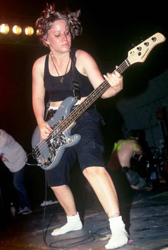 Jennifer Finch performing with L7