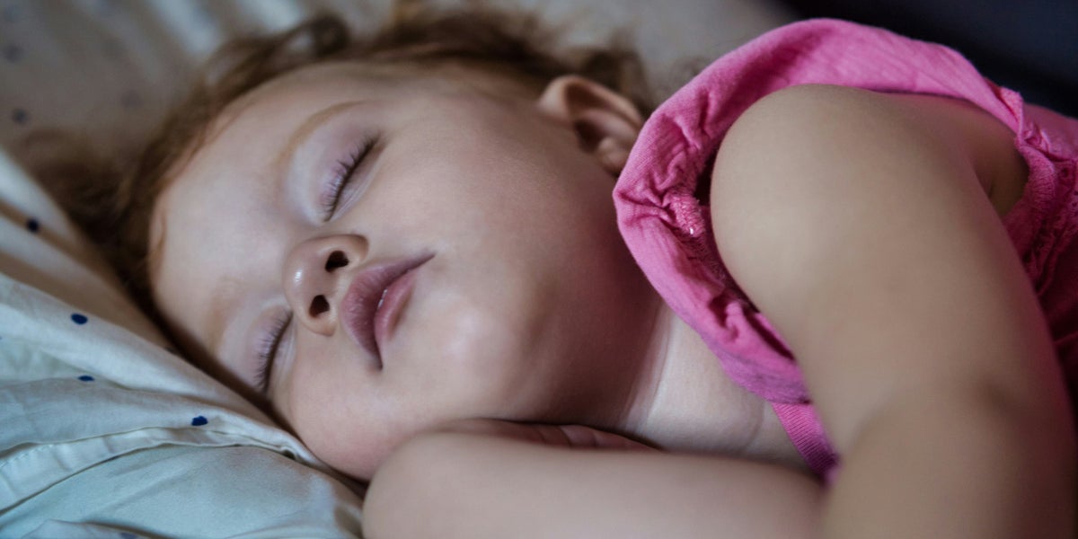 The Hot Weather Bedtime Mistakes You Might Be Making With Your Kids