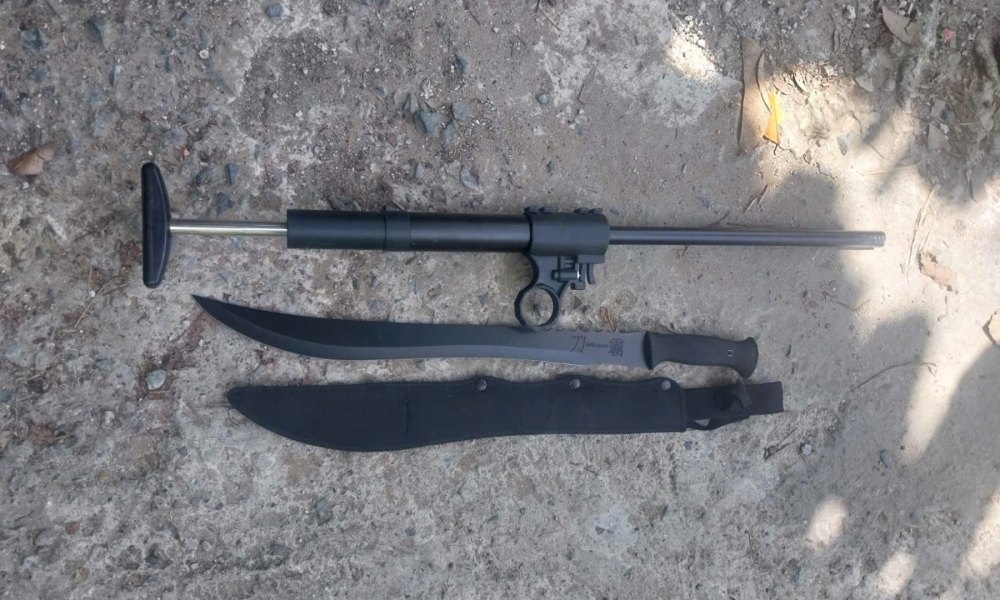 Điều tra nhóm thanh thiếu niên dùng súng, hung khí giải quyết mâu thuẫn tình cảm