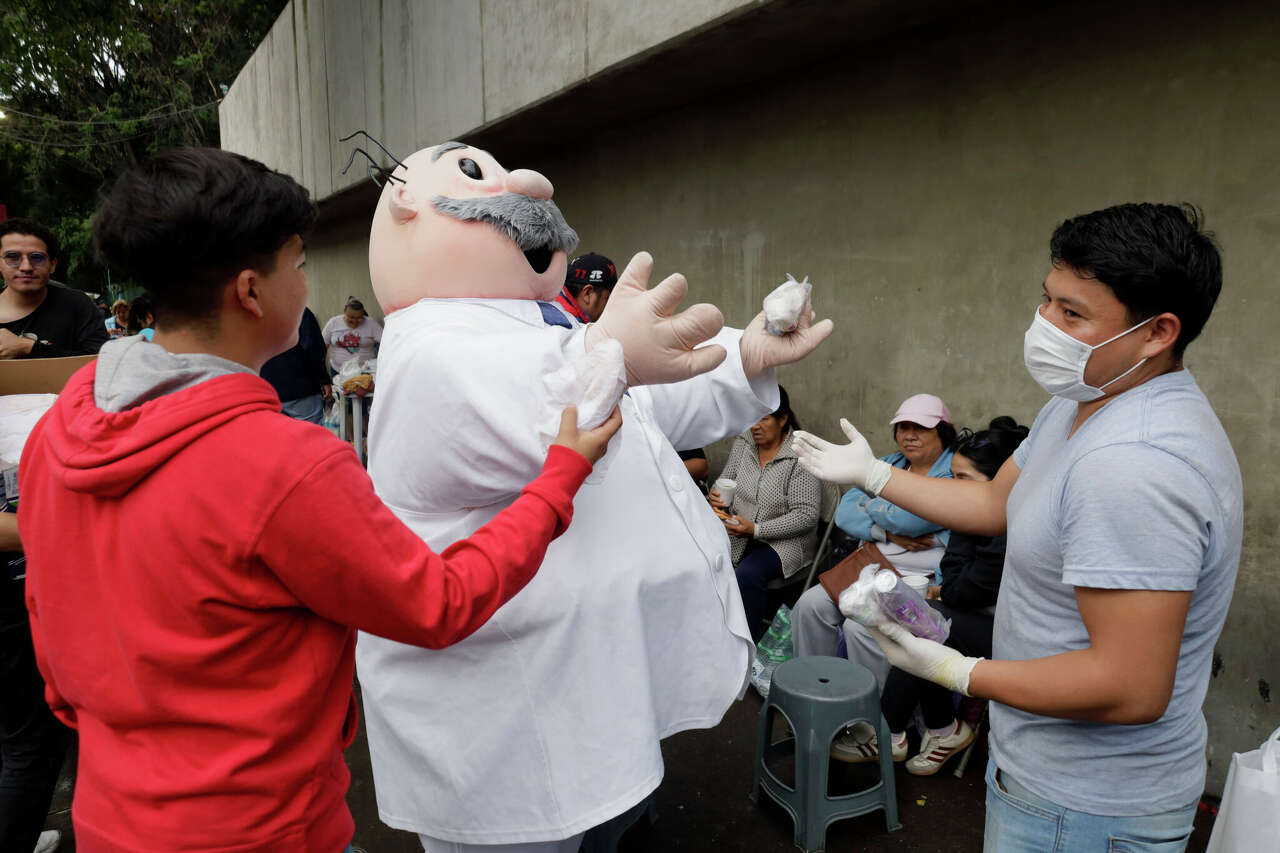 Mexico's iconic Dr. Simi mascot heads to Houston for Simifiesta. Here's ...
