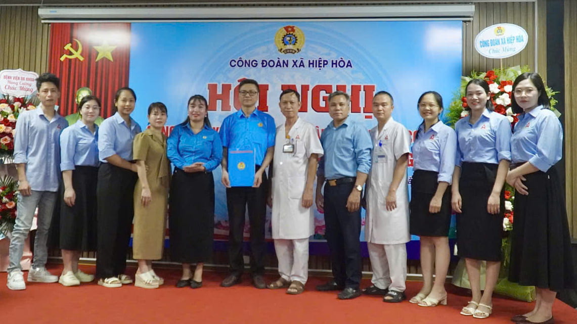 Công bố quyết định thành lập Công đoàn cơ sở Công ty Cổ phần Bệnh viện Hùng Cường