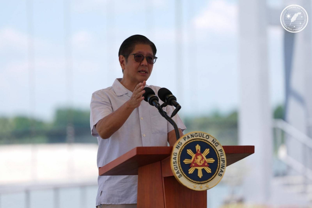 Marcos inaugurates world's largest solar farm facility