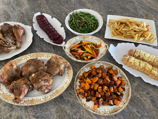 The author's special Thanksgiving 2023 meal, which was free from her son's allergens.