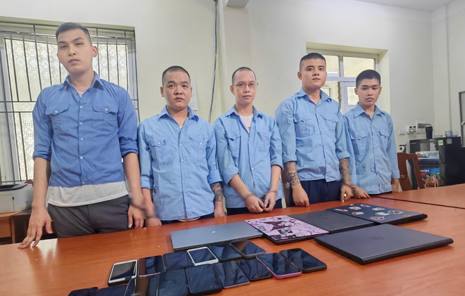 Triệt phá 2 nhóm sản xuất, mua bán phần mềm vượt sinh trắc học cho tội phạm
