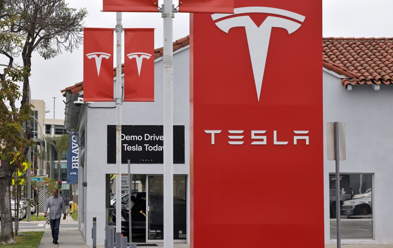 Three price target boosts can't help Tesla stock
