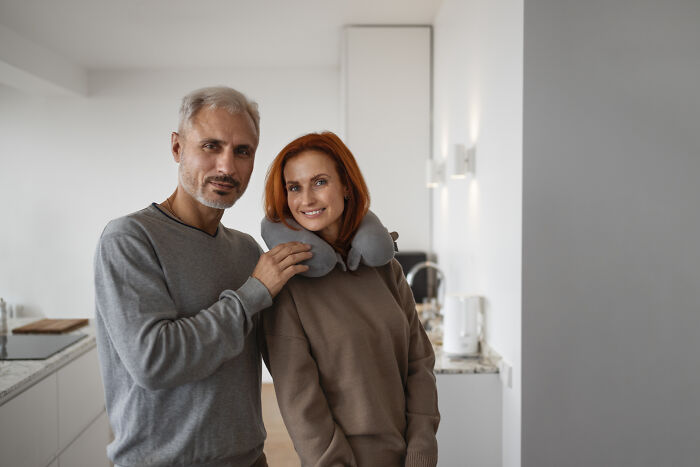 42 People Discuss Whether Or Not They Regret Their Age-Gap Relationships