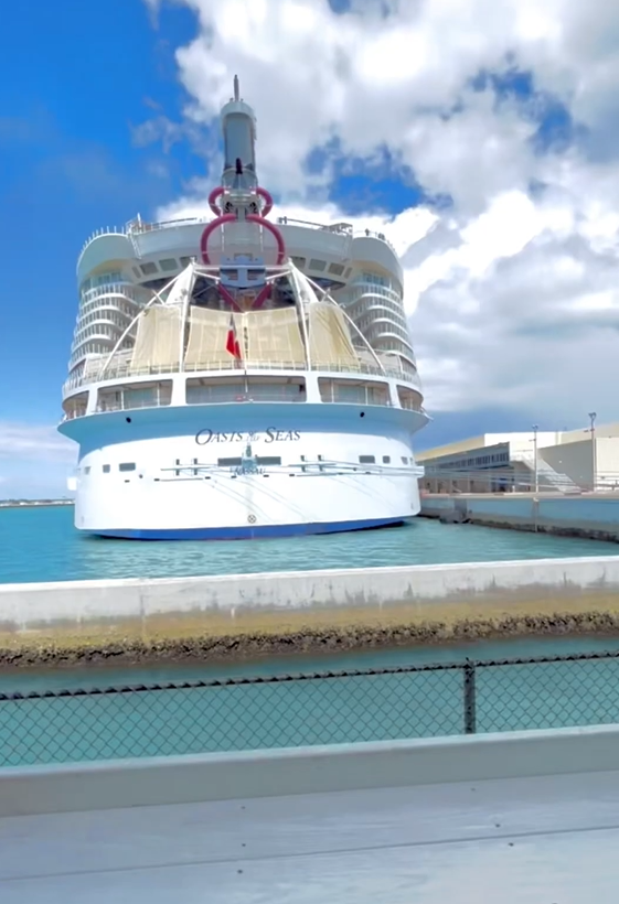 Big ships vs small ships: Comparing size, design, and performance