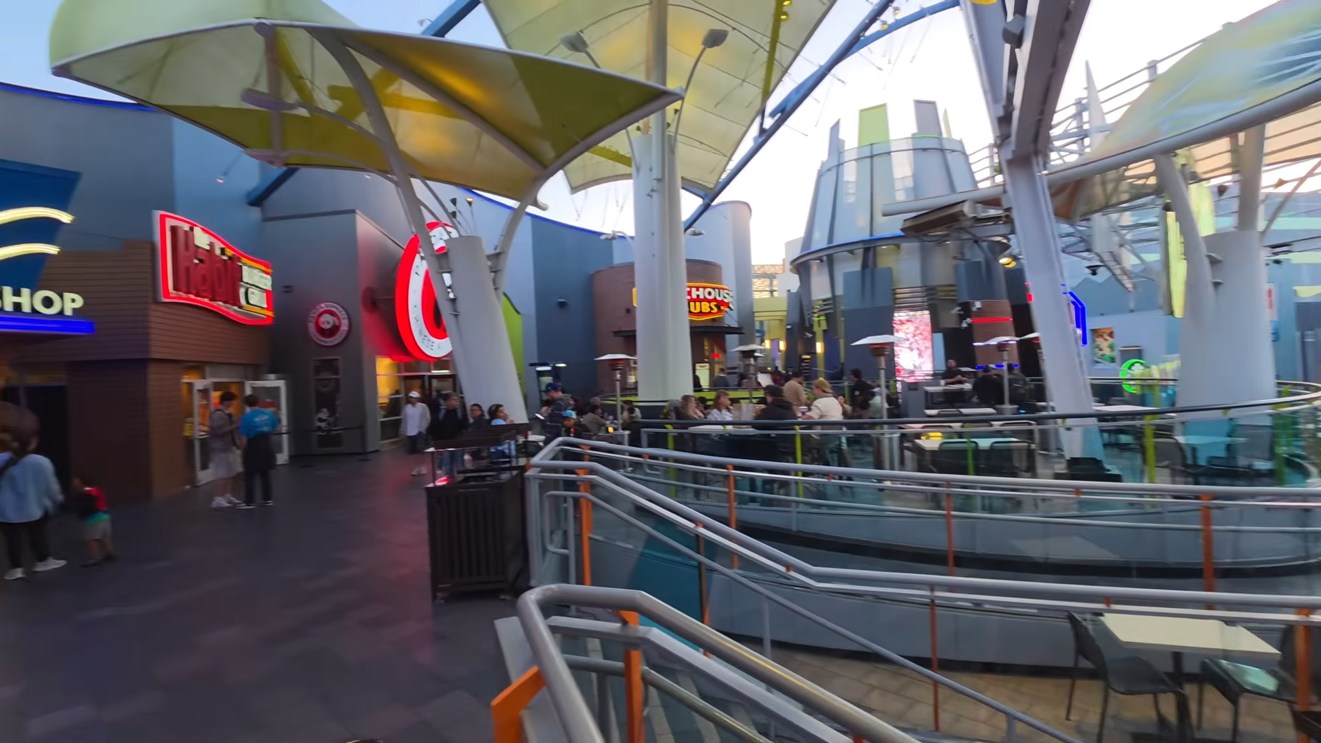 They took kids to Universal Studios Hollywood - then the biggest ...