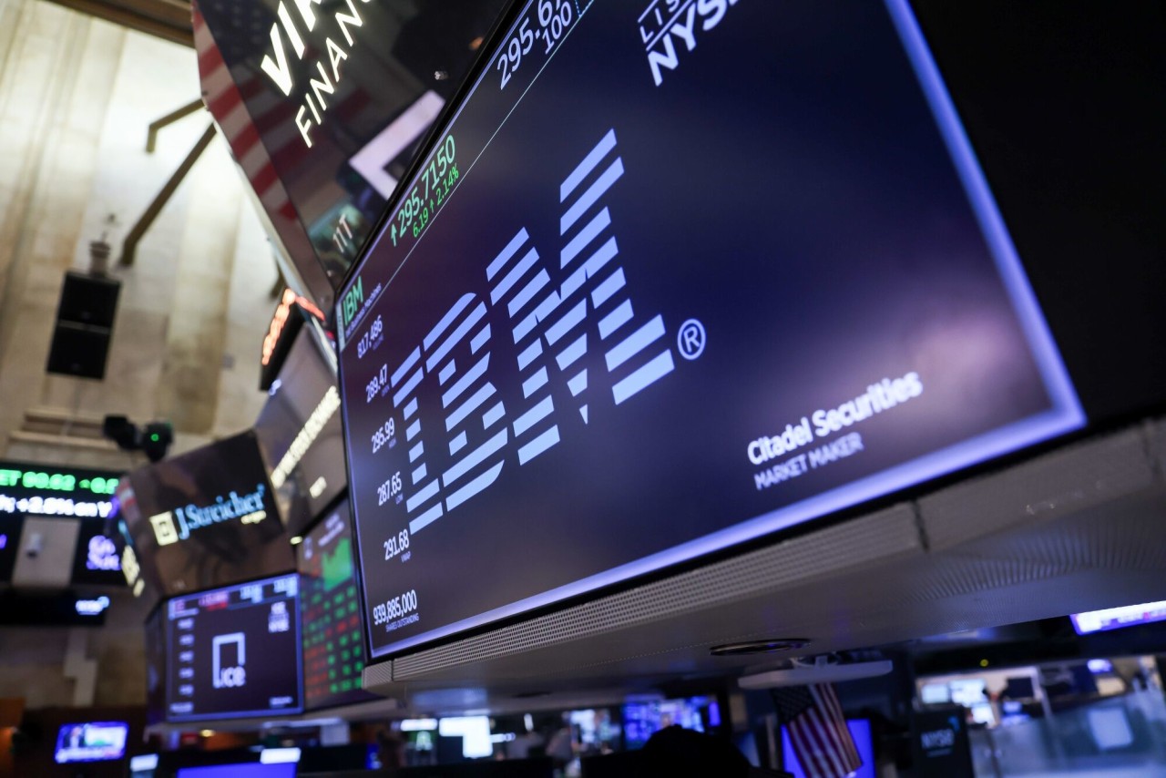 IBM suffers biggest share drop in its history