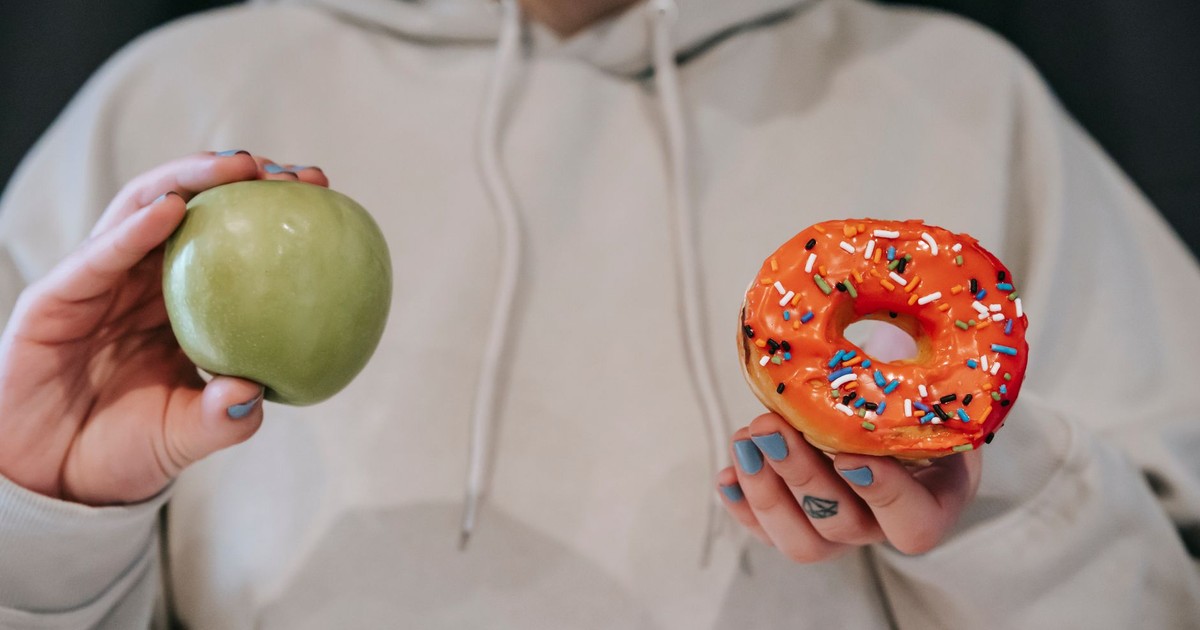 Foods That Increase the Risk of Colon Cancer and Foods That Help Reduce It
