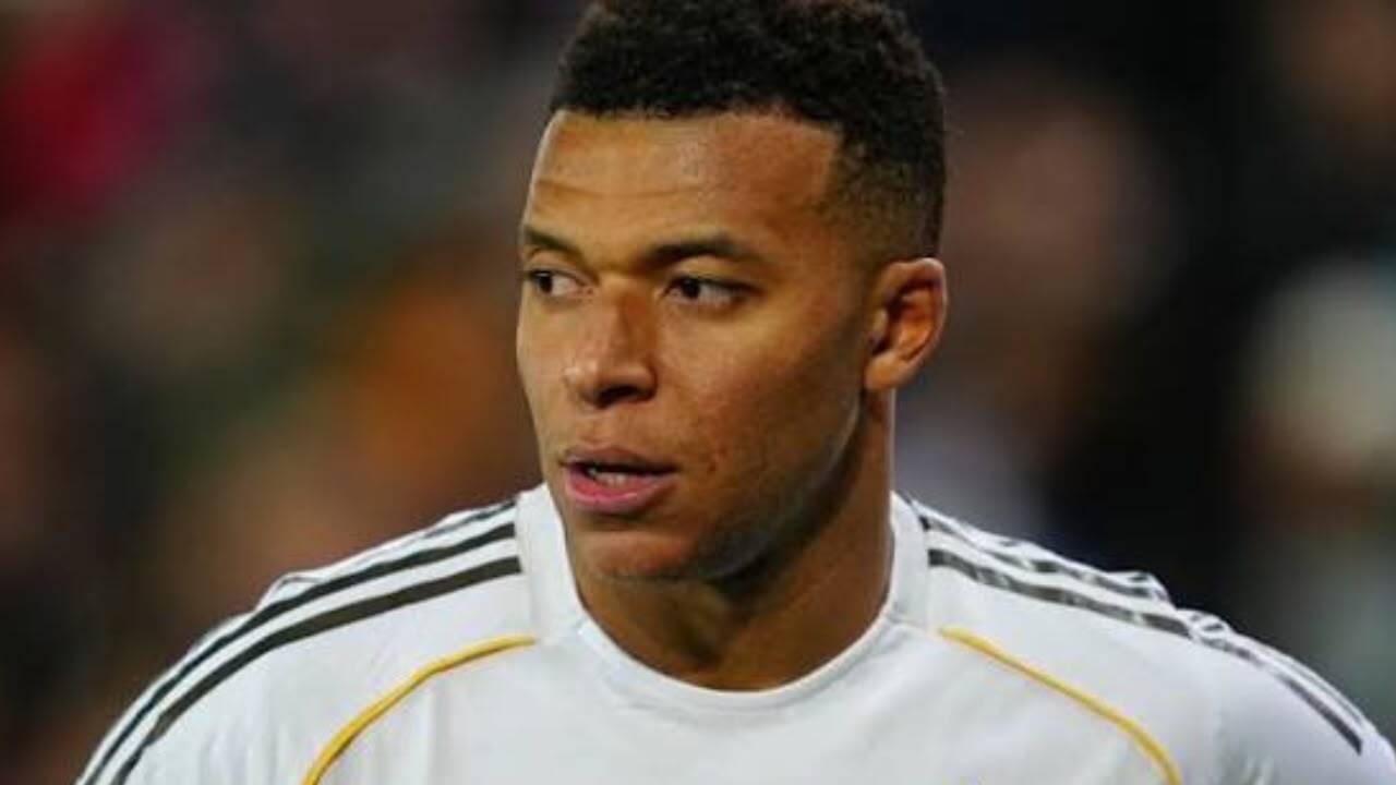 Image for Fact check: Did Kylian Mbappé really donate every France match fee and bonus to charity since 2017?