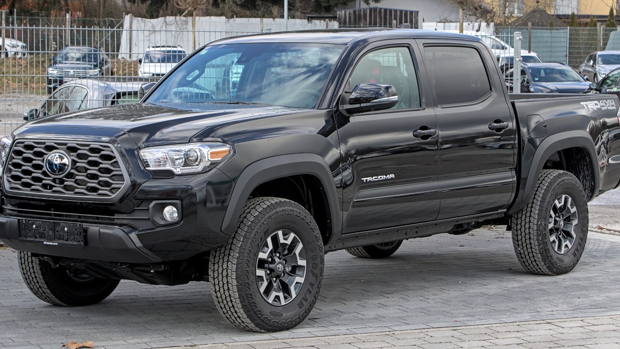 Mechanics named ten cars they say will cruise past 300,000 miles.