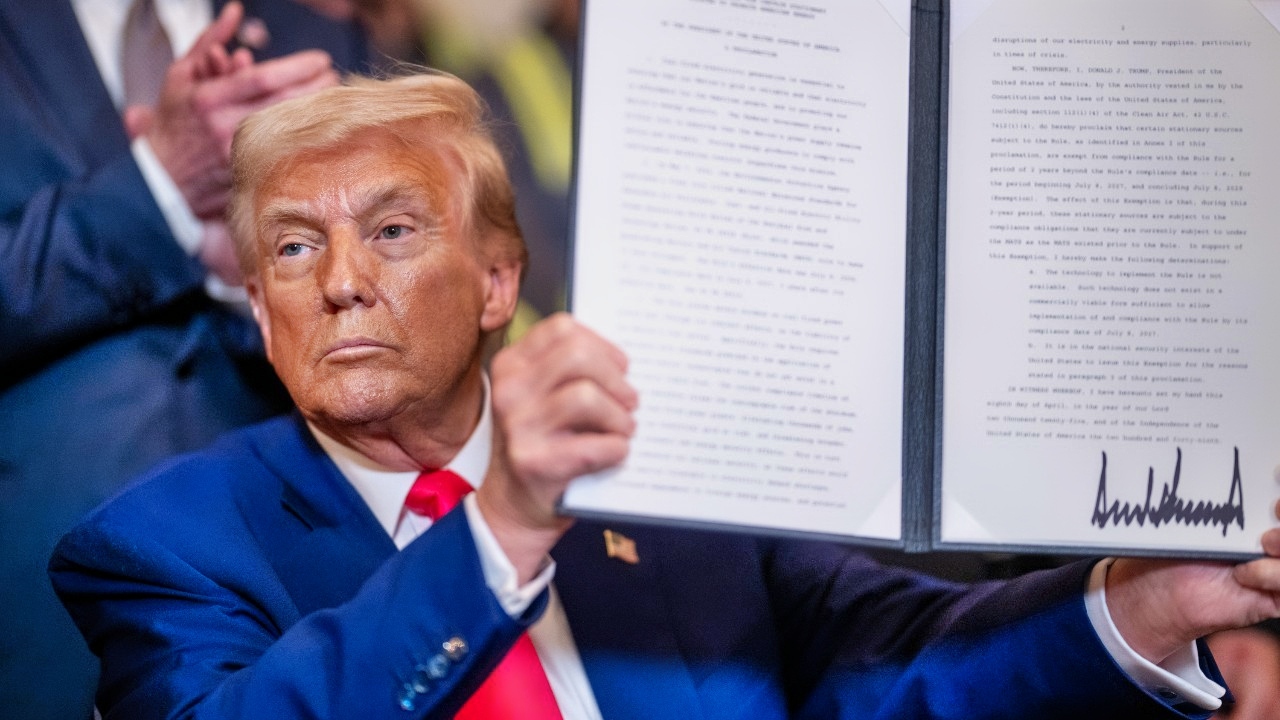 Trump’s 20% Hormuz Toll Lasted Almost Exactly One Day — a Pattern Anyone Who Watched His Tariff Fights Will Recognize