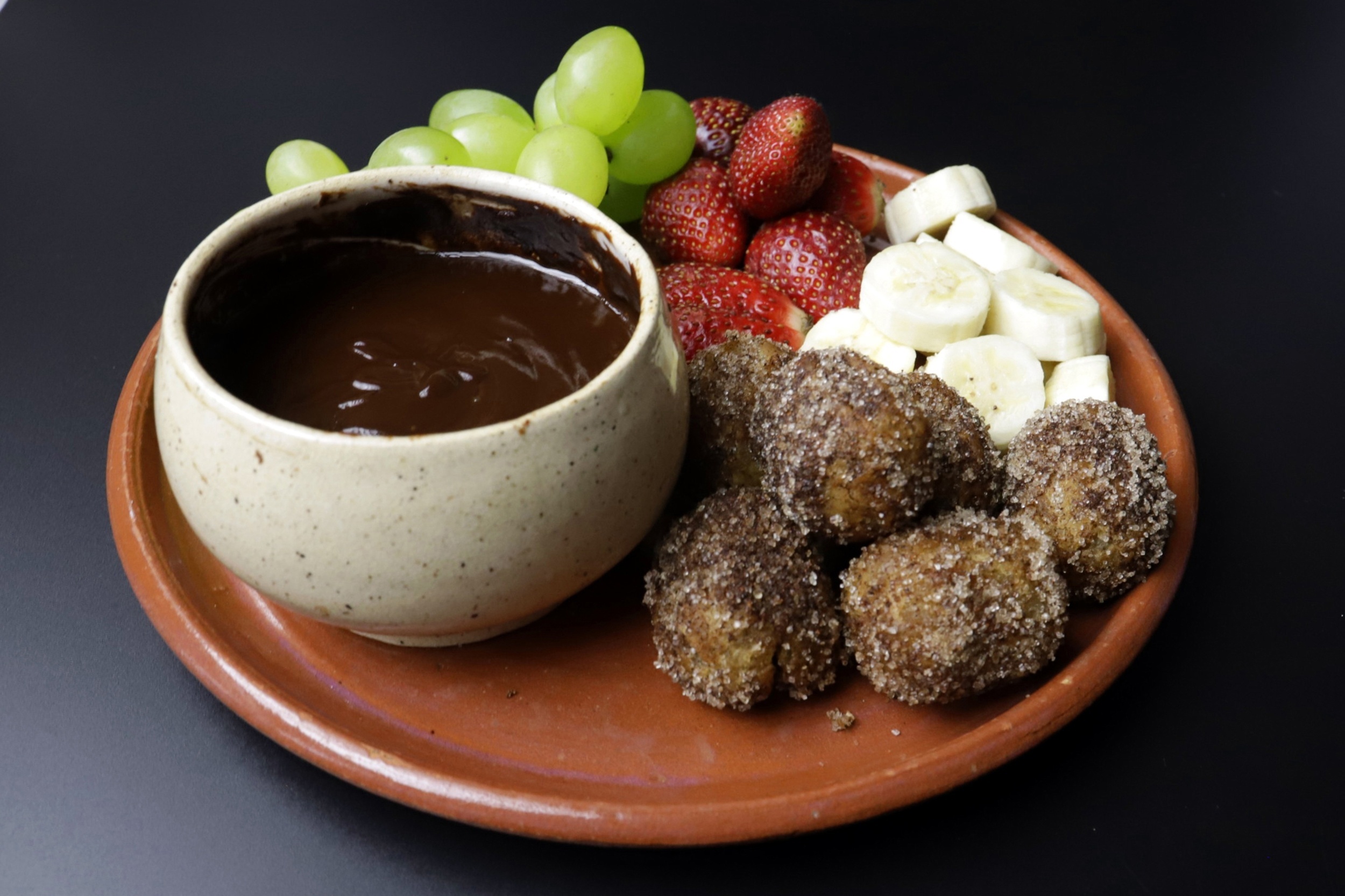 20 easy desserts you can make in a crockpot