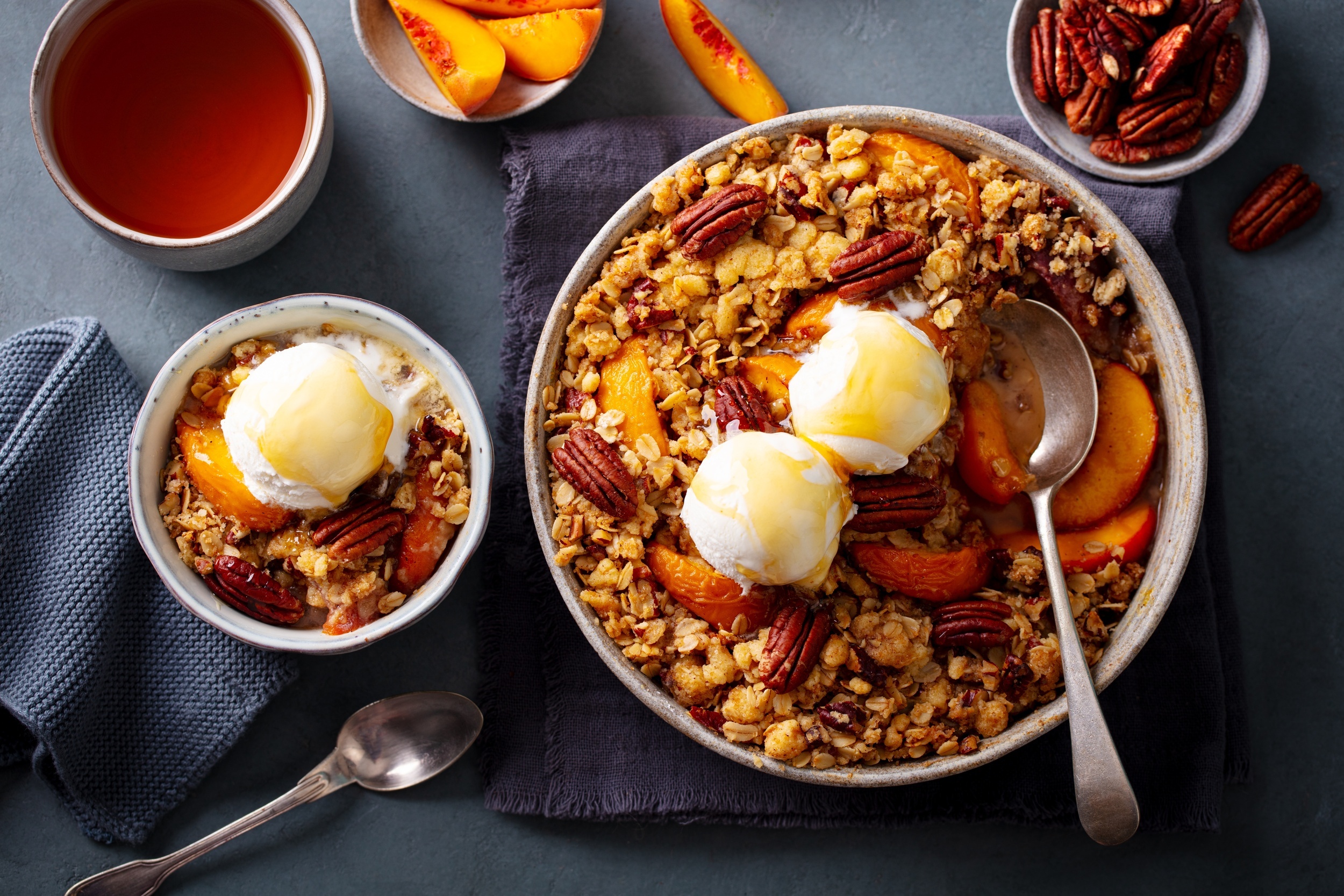 20 easy desserts you can make in a crockpot