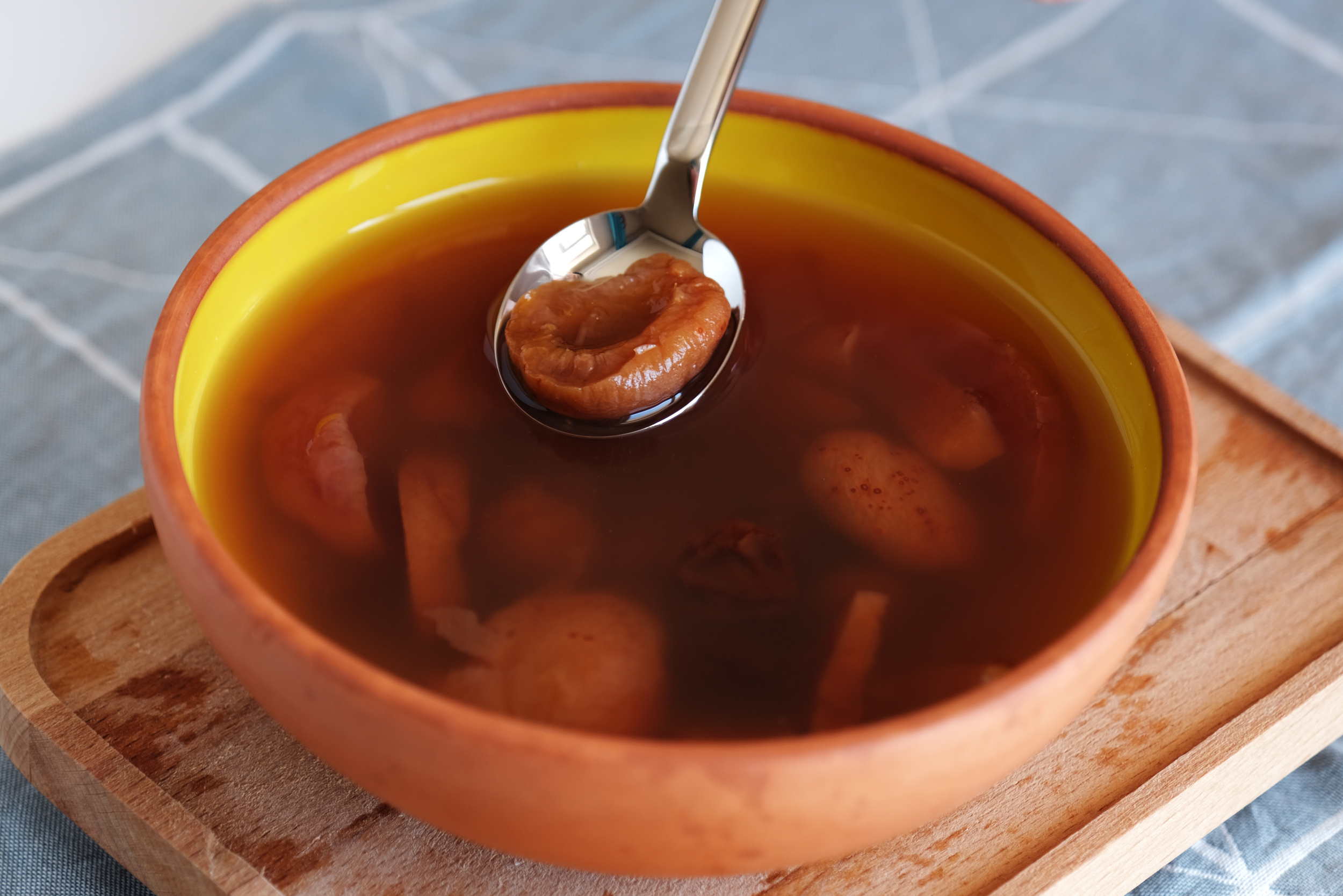 20 easy desserts you can make in a crockpot