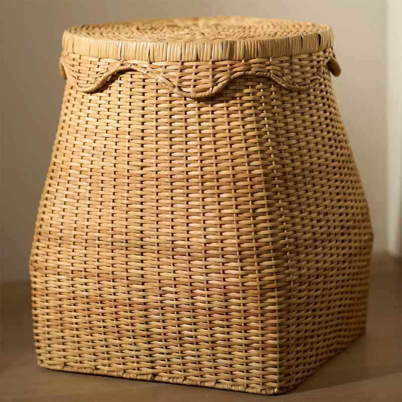 Scallop Wicker Lidded Hamper