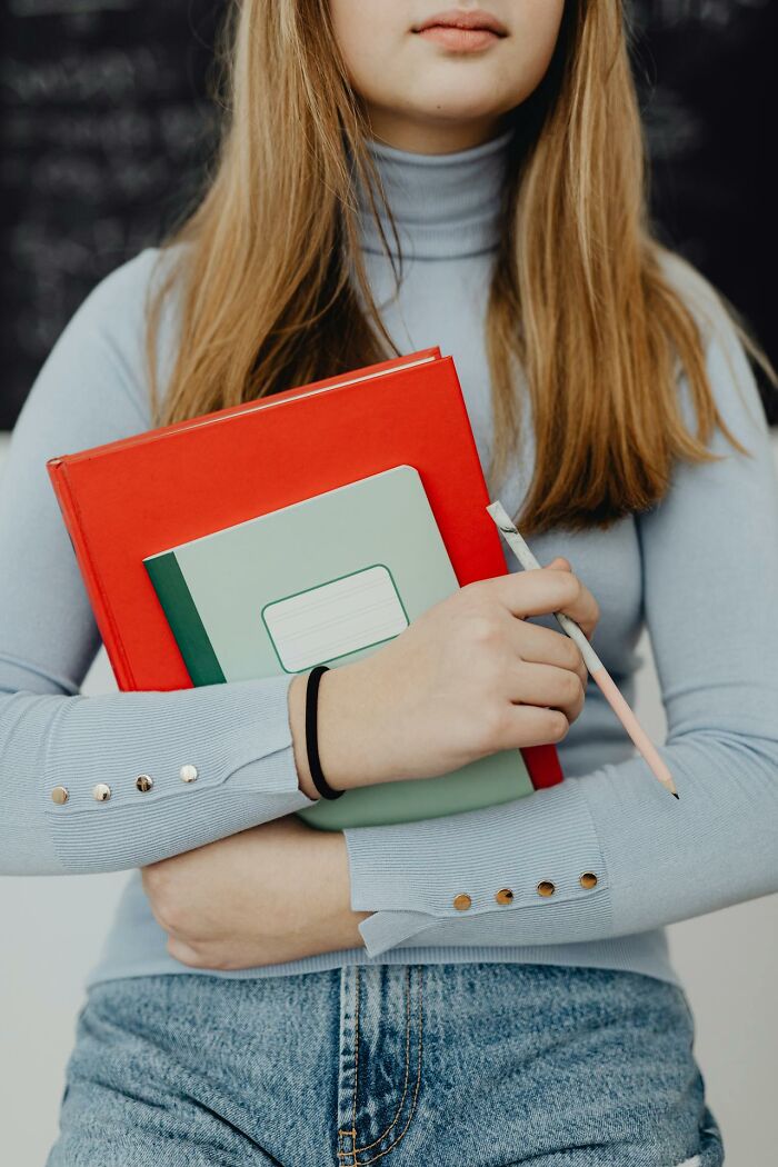 Middle Class Is Over: 40 People Share Things Young Gen Zers Aren’t Ready To Hear