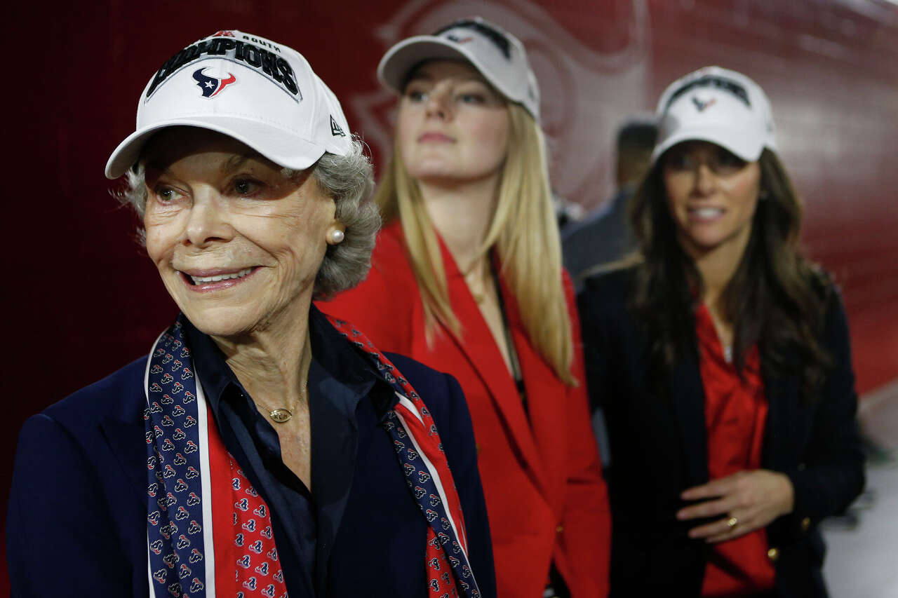 Funeral services announced for Texans co-founder Janice McNair