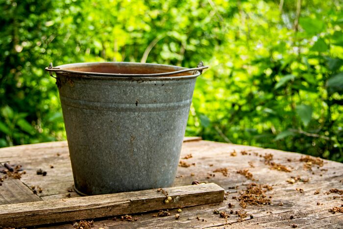 67 Things Witnessed At Someone Else’s House That Made People Swear To Never Return