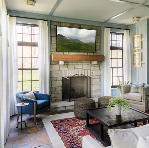 Coffered ceiling with blue details