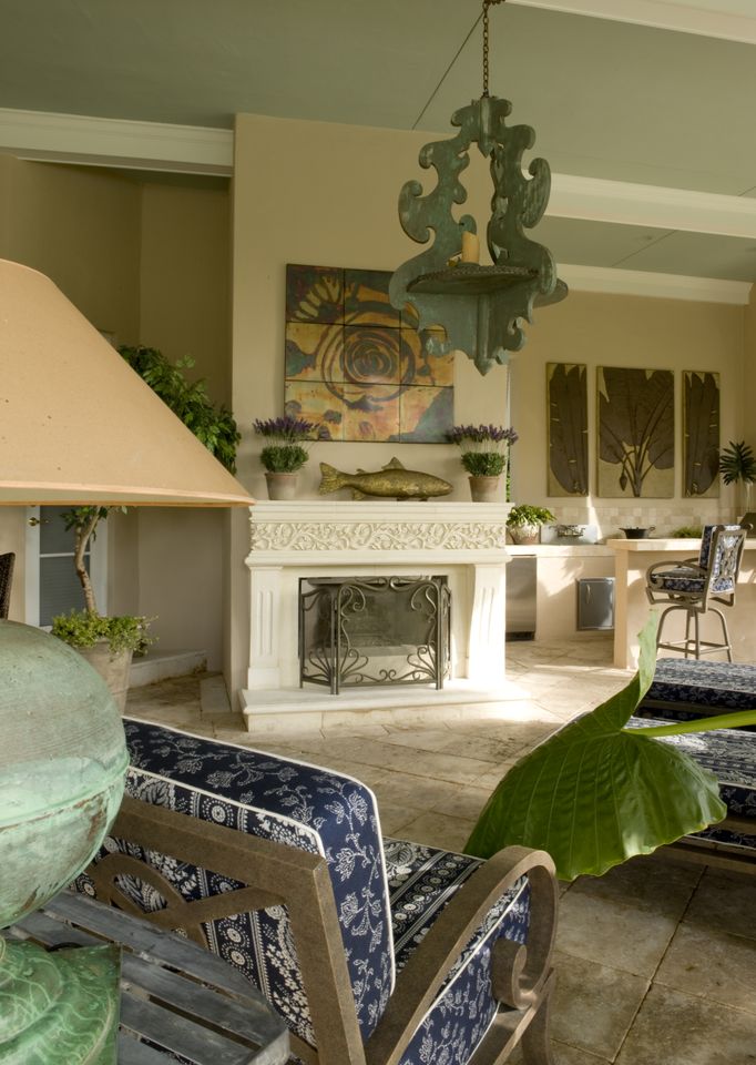 Green ceiling in an indoor-outdoor living room