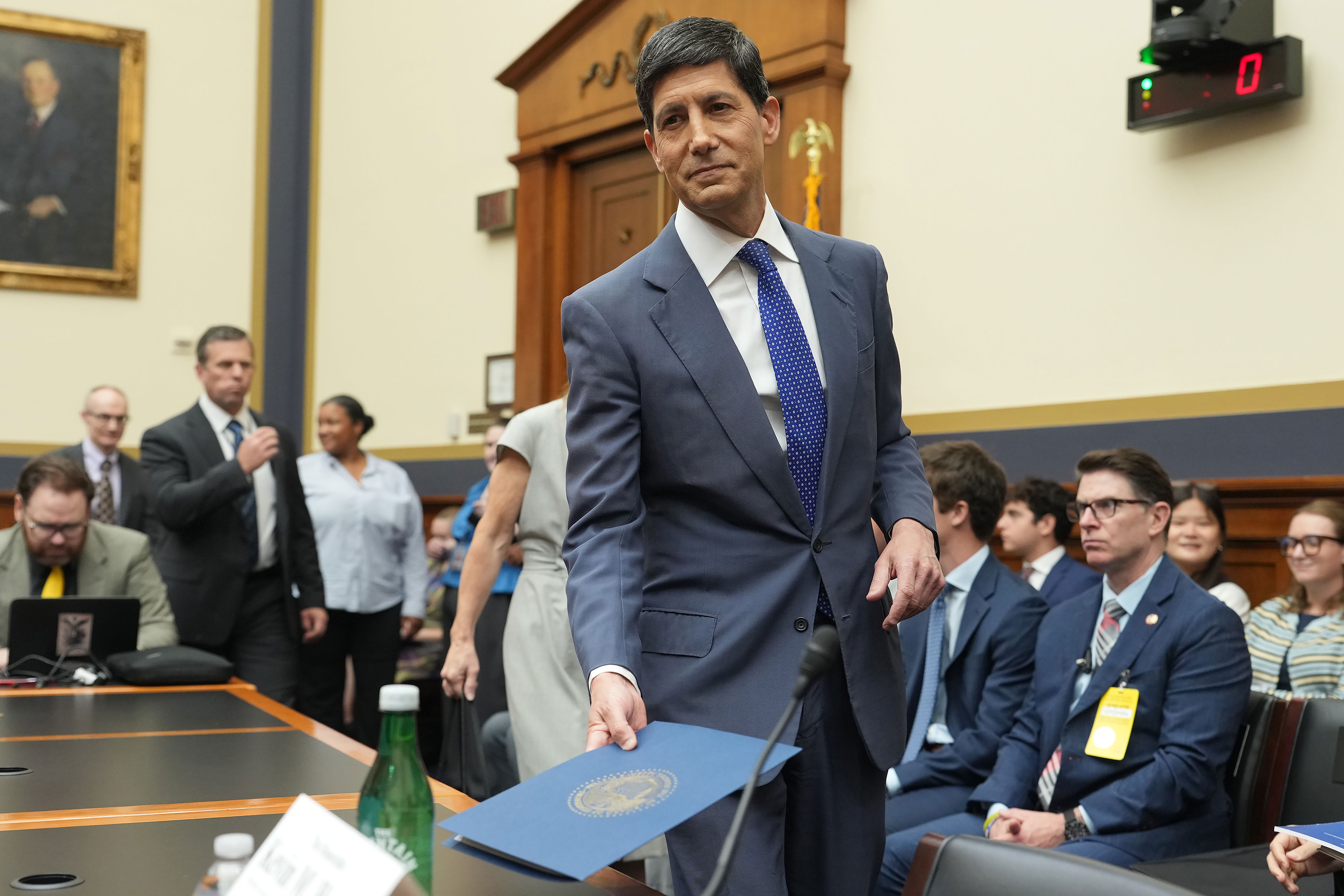 Warsh tells Congress the Fed has no tolerance for persistently elevated inflation
