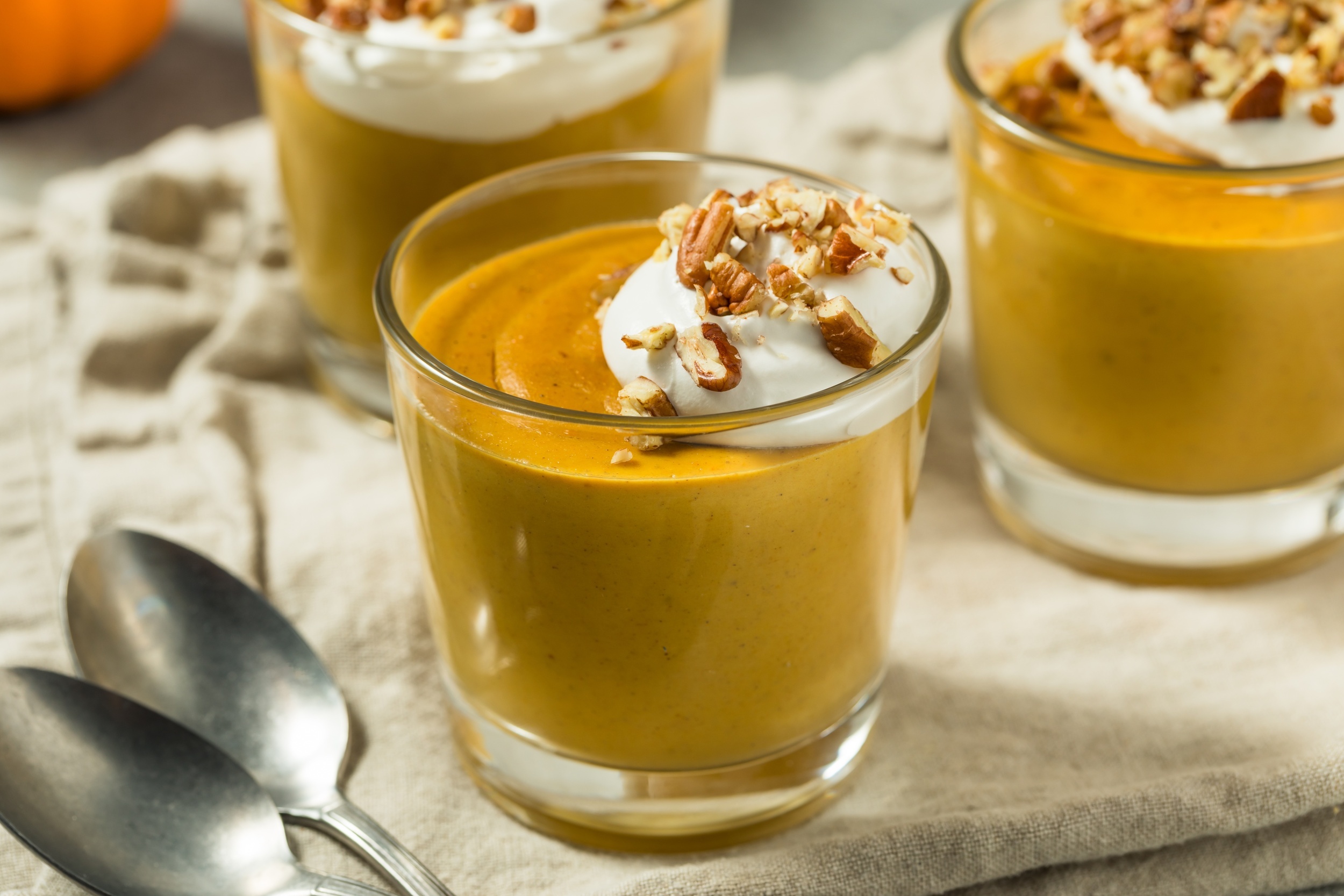 20 easy desserts you can make in a crockpot