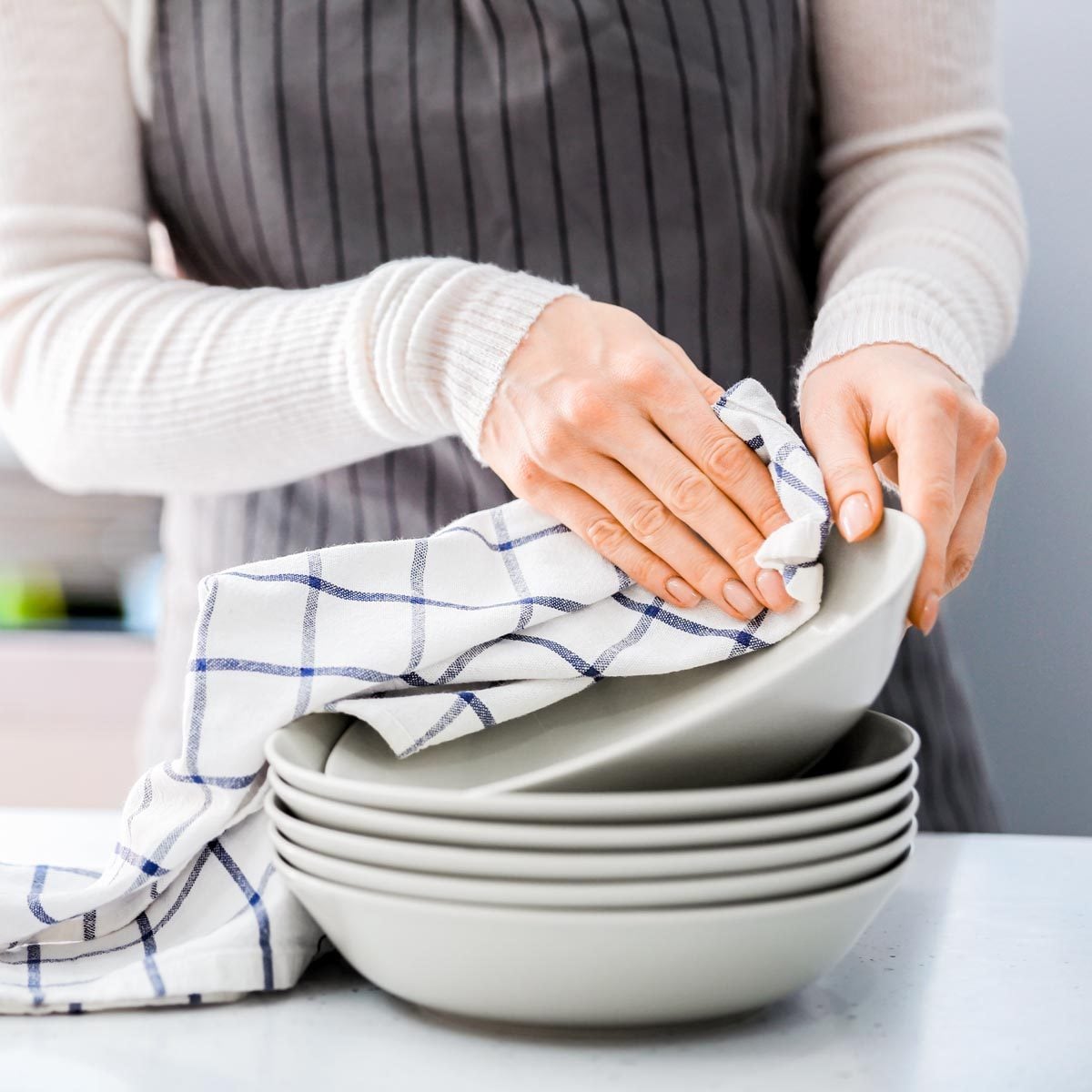 This is the dangerous mistake people make when doing dishes