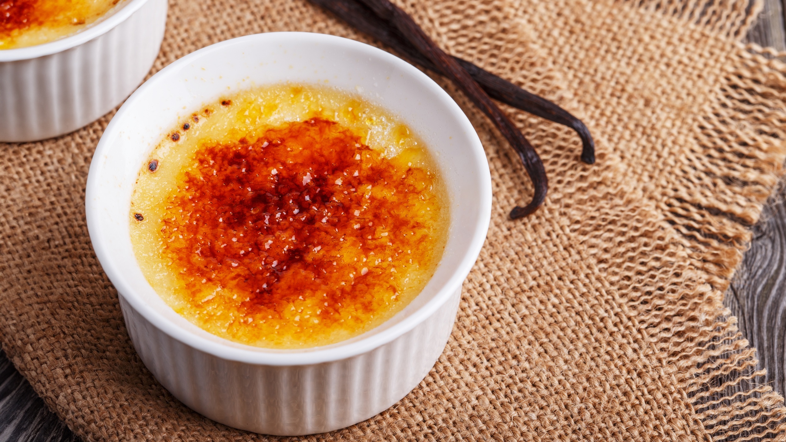 20 easy desserts you can make in a crockpot
