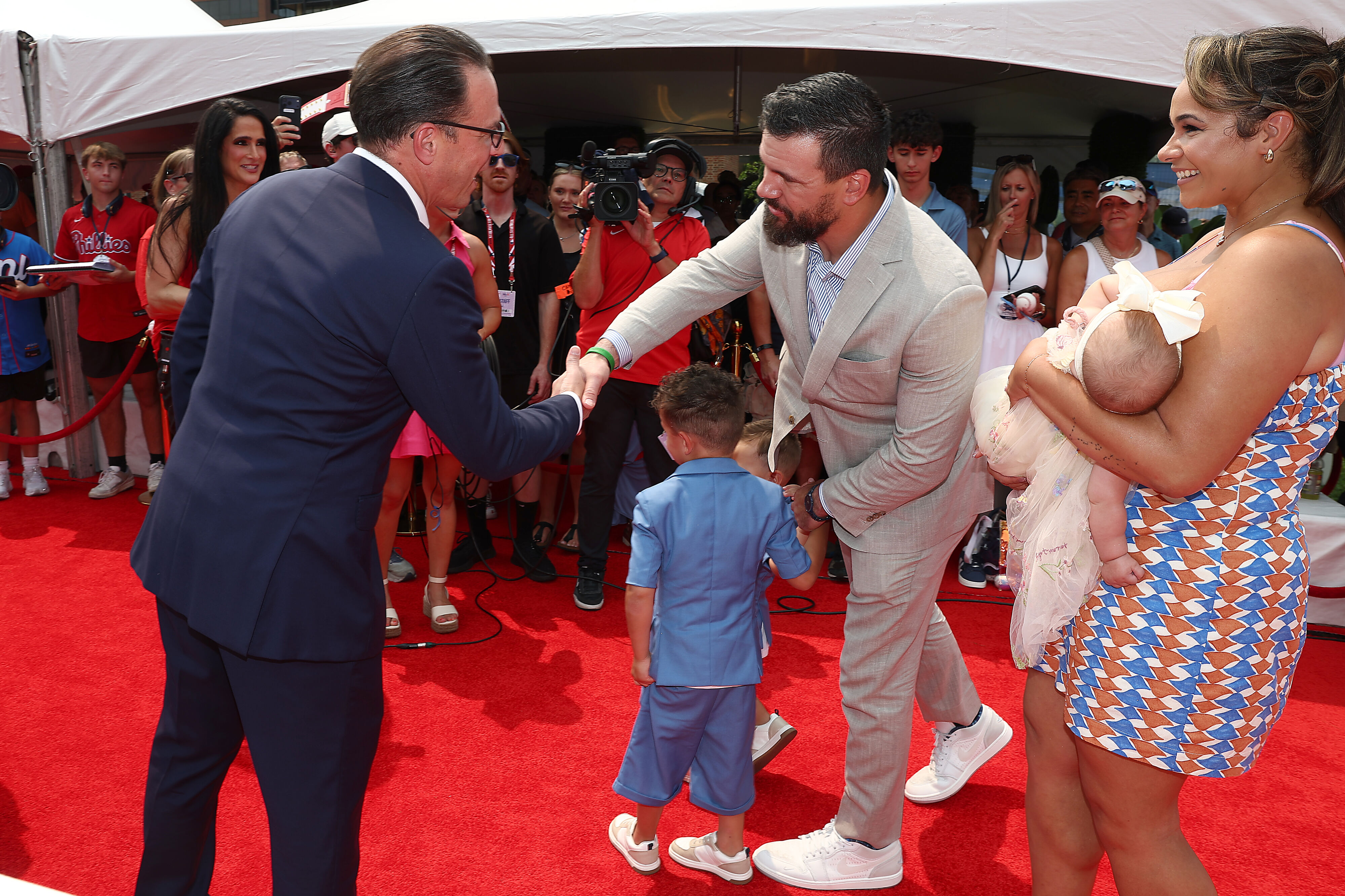Brandon Marsh's dry hair, Paul Skenes matches Livvy Dunne, and the best looks from the MLB All-Star Game red carpet