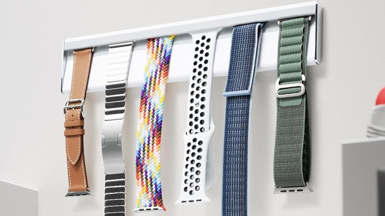 Watch bands organized on the Twelve South TimePorter.