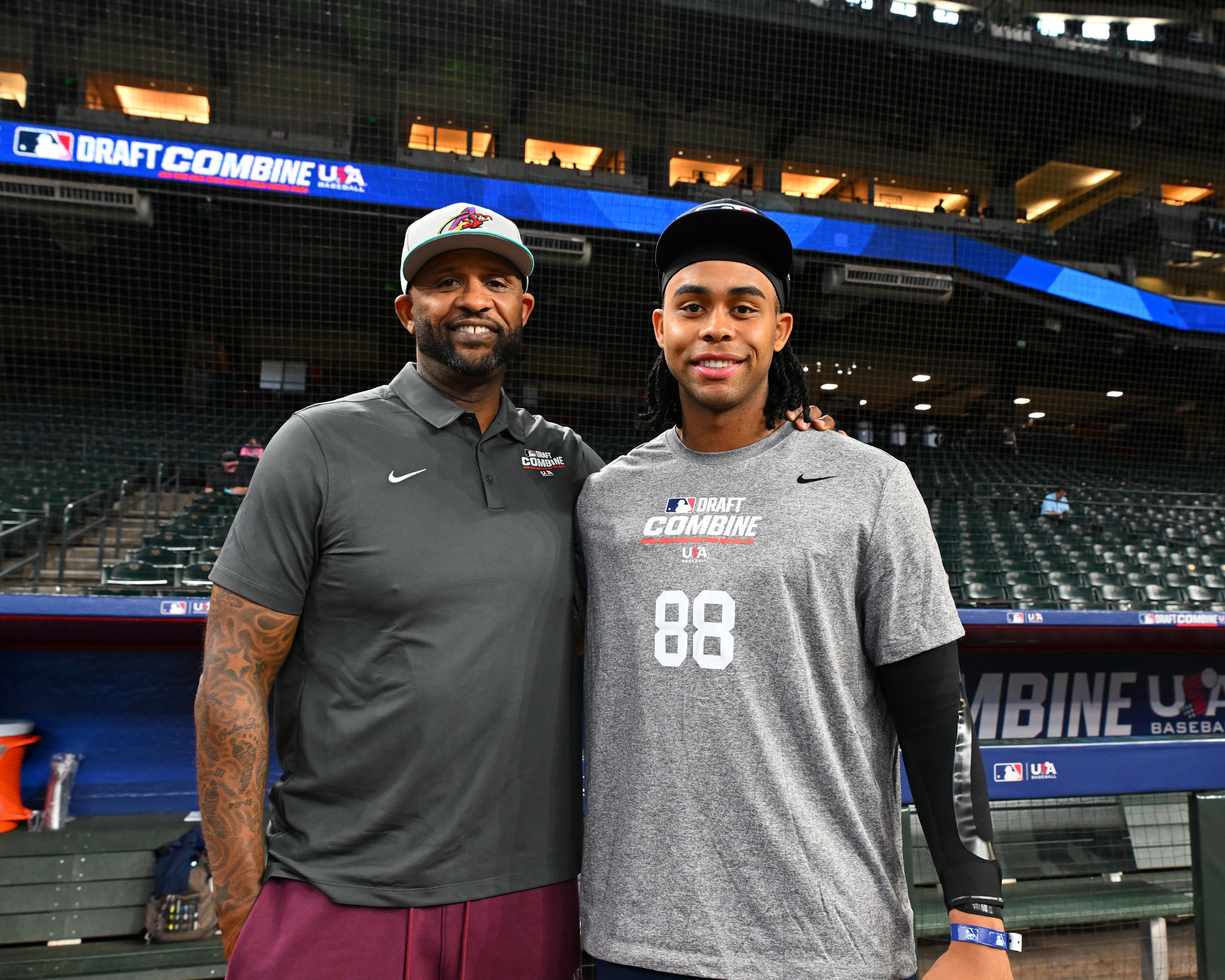 Brewers sign Carsten Sabathia, son of Hall of Famer CC