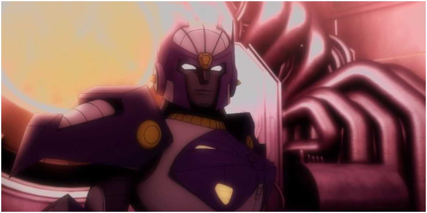 Solus Prime has a bright light behind her in Transformers