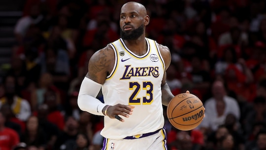 LeBron James golfs with Draymond, Kevin Hart in new video amid 76ers rumors in 2026 NBA free agency