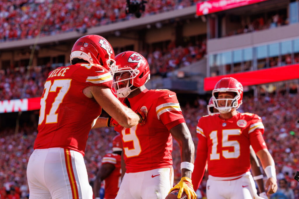Congratulations pour in as former Chiefs star JuJu Smith-Schuster ties the knot