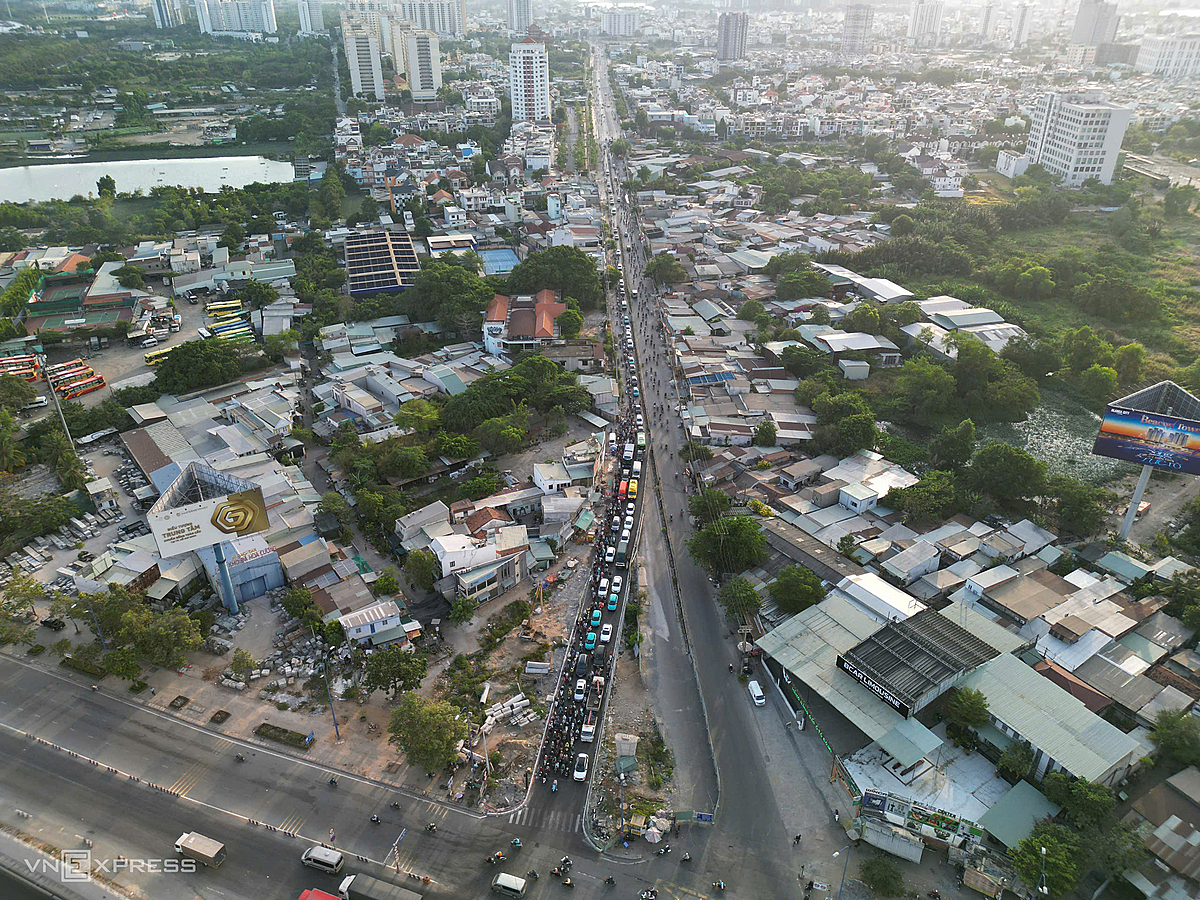 Nút giao An Phú trễ hẹn, cửa ngõ TP HCM ra sân bay Long Thành nguy cơ ùn tắc