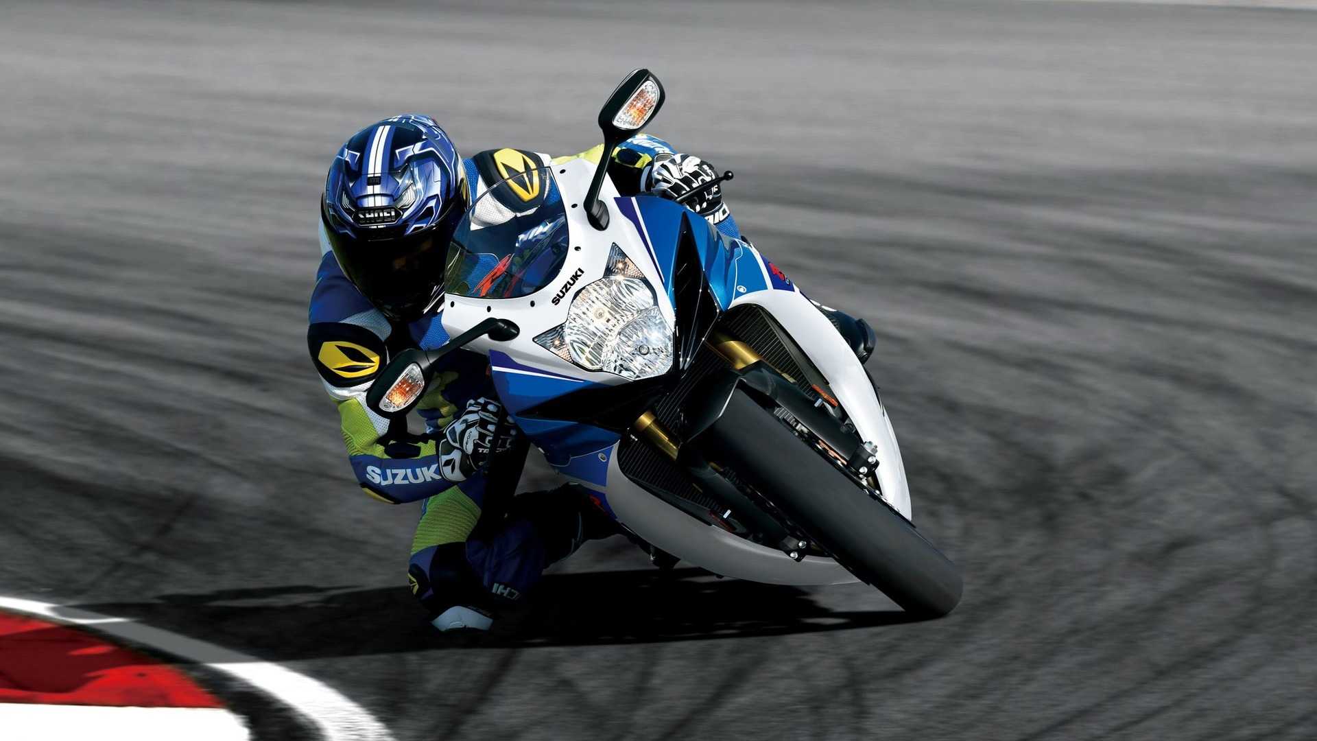 Suzuki GSX-R750 cornering on a racetrack