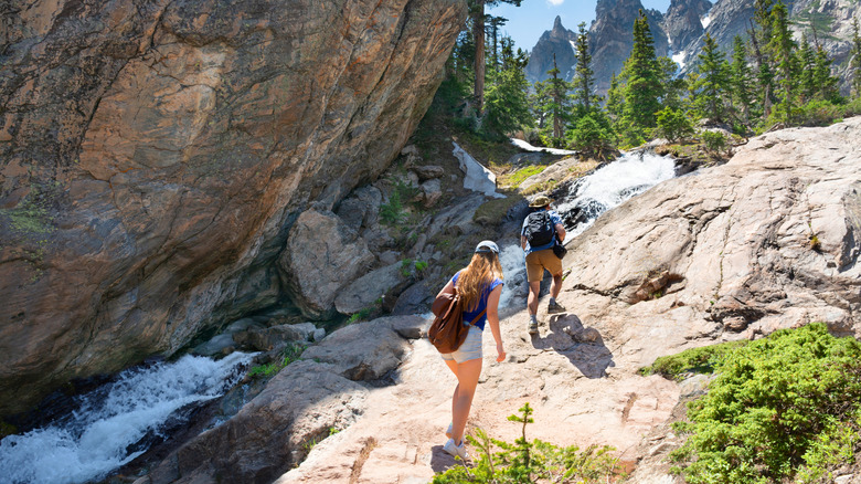 Colorado's Unsung Mountain Town Near Denver Is A Quiet Riverside Getaway With Fishing, Canyons, And Trails