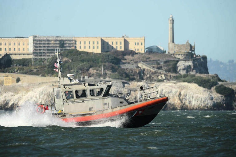 Boat capsize near Alcatraz leaves 1 dead, 3 missing in San Francisco Bay