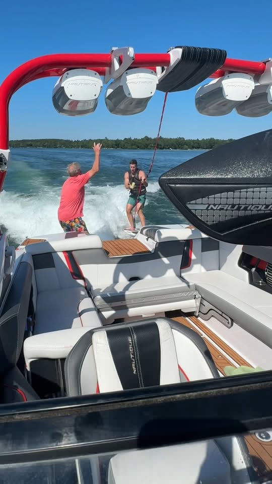 the-funniest-accidental-fall-caught-perfectly-on-camera